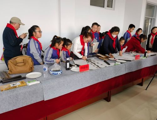 傳統(tǒng)文化進(jìn)校園 名家翰墨傳薪火——長春寬城區(qū)文聯(lián)文明實(shí)踐文藝志愿服務(wù)系列活動正式啟動